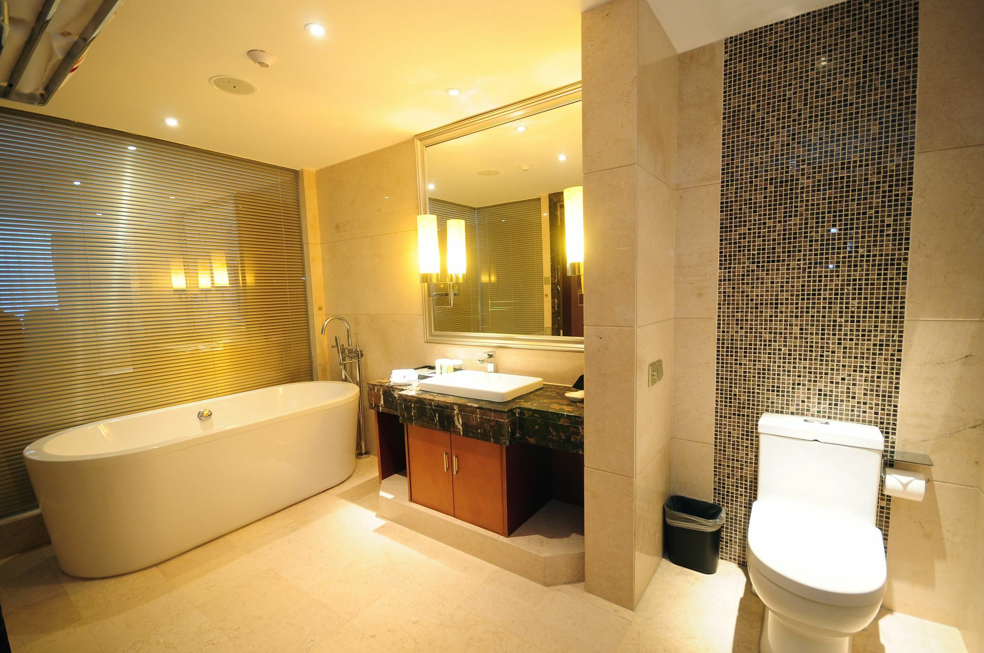 Airport Jianguo Hotel Чэнду Экстерьер фото